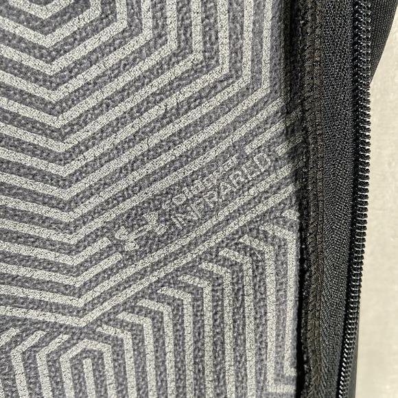 Under Armour Vest men's Medium Run Fitted All Season Gear Full Zip Black Active - Picture 8 of 14